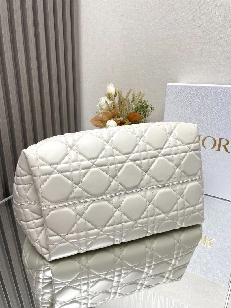 Sleek Christian Dior Shopping Bags 70474