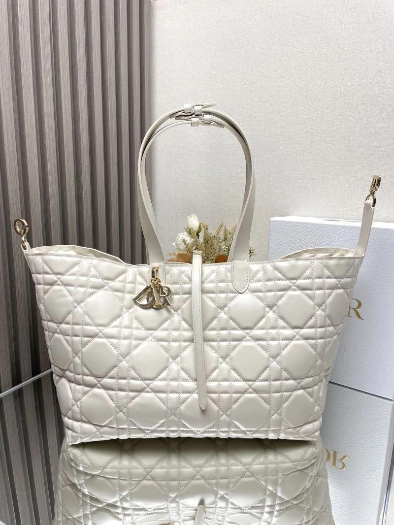 Sleek Christian Dior Shopping Bags 70474