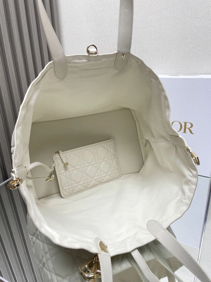 Sleek Christian Dior Shopping Bags 70474