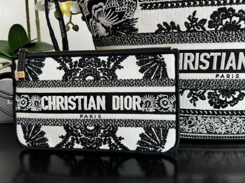 WeatherProof Christian Dior Shopping Bags 70476