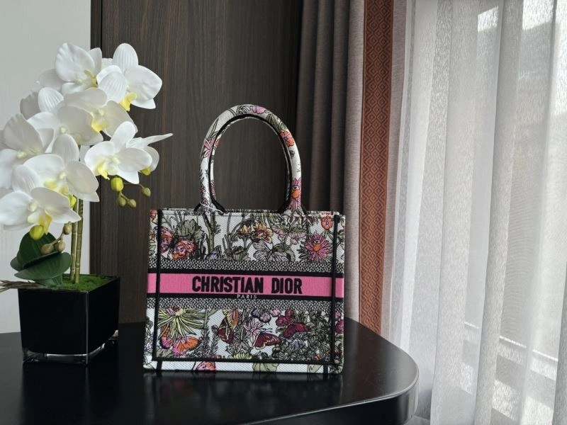 Functional Christian Dior Shopping Bags 70462