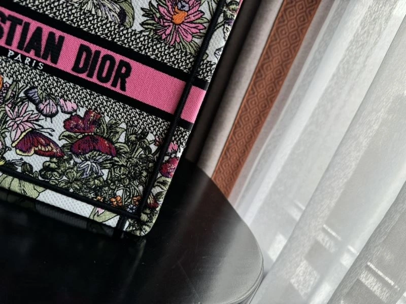 Functional Christian Dior Shopping Bags 70462
