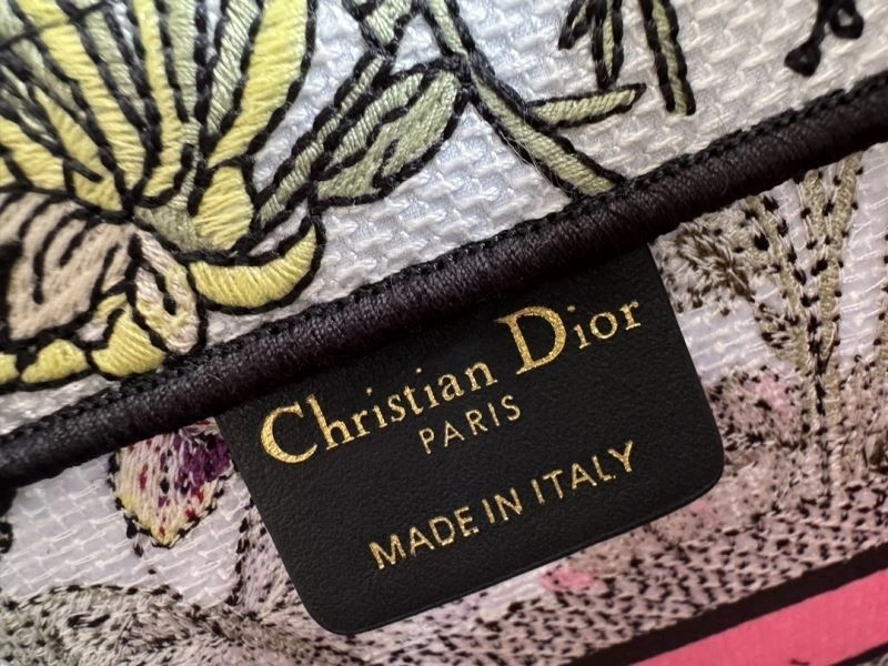 Functional Christian Dior Shopping Bags 70462