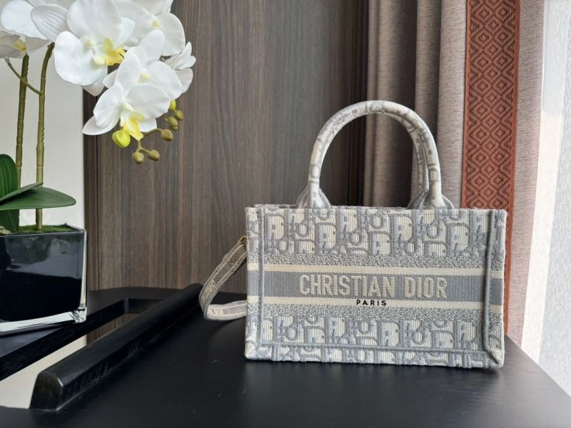 Christian Dior Shopping Bags FashionForward 70448