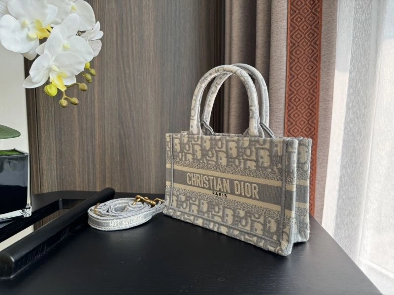 Christian Dior Shopping Bags FashionForward 70448