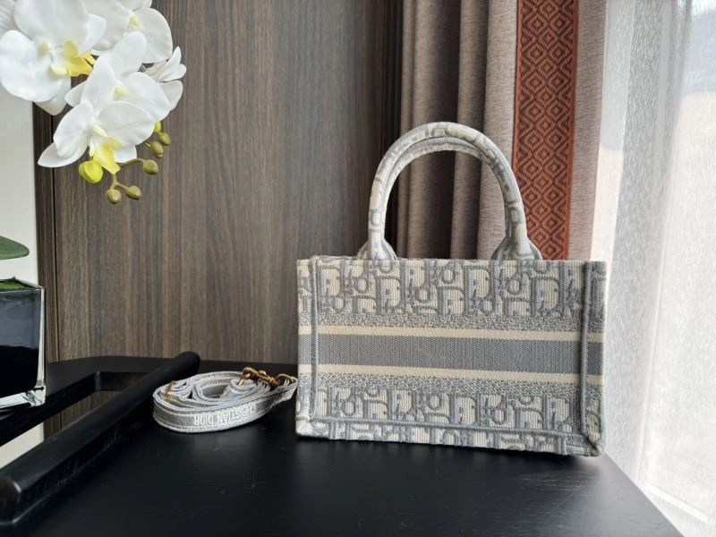 Christian Dior Shopping Bags FashionForward 70448