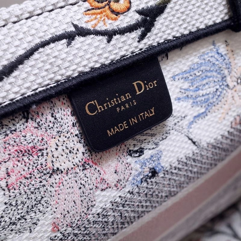 Christian Dior Shopping Bags UrbanChic 70437