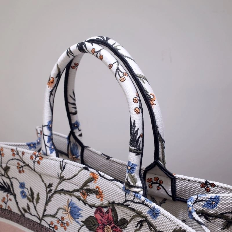 Attractive Christian Dior Shopping Bags 70435
