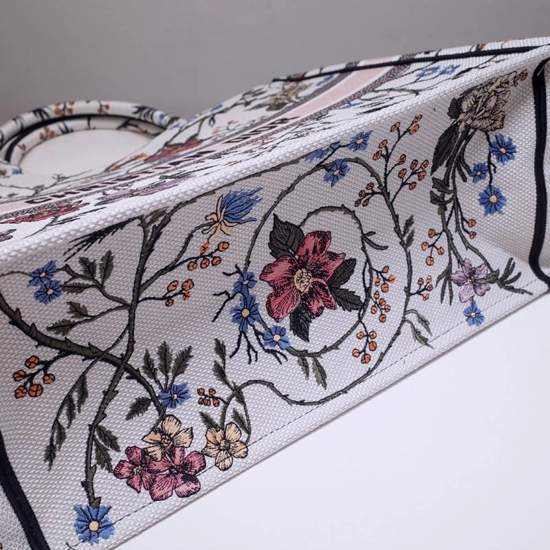 Attractive Christian Dior Shopping Bags 70435