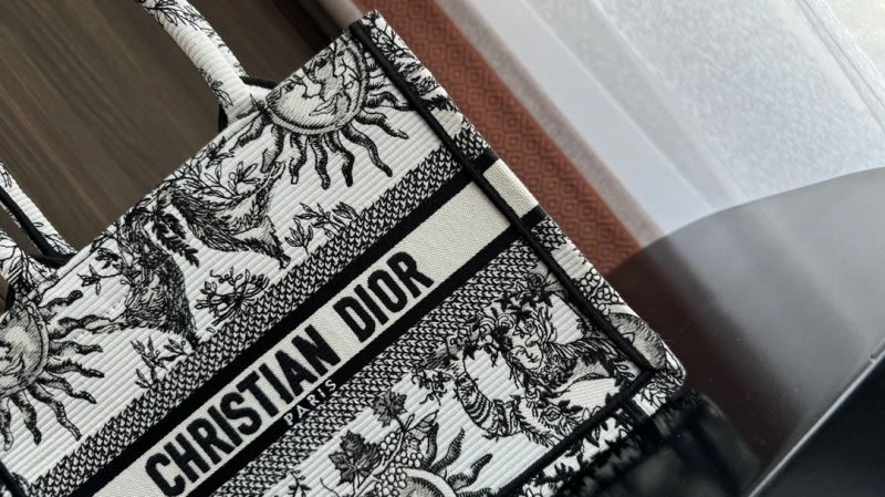 Christian Dior Shopping Bags Lightweight 70420