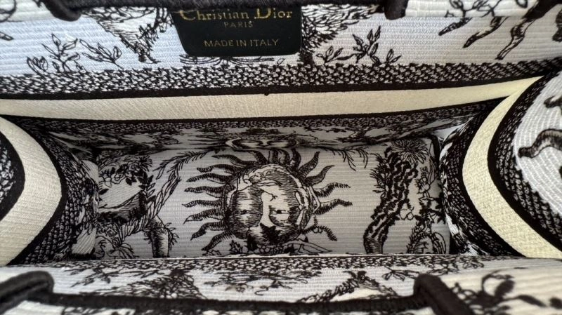 Christian Dior Shopping Bags Lightweight 70420