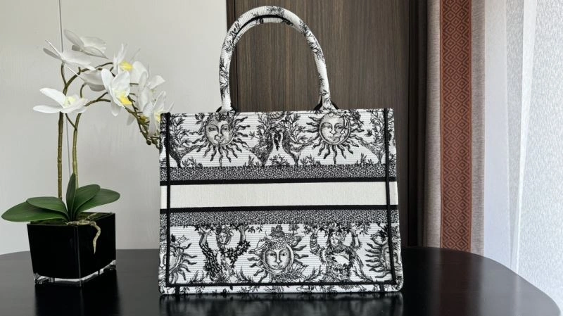 Lightweight Christian Dior Shopping Bags 70411