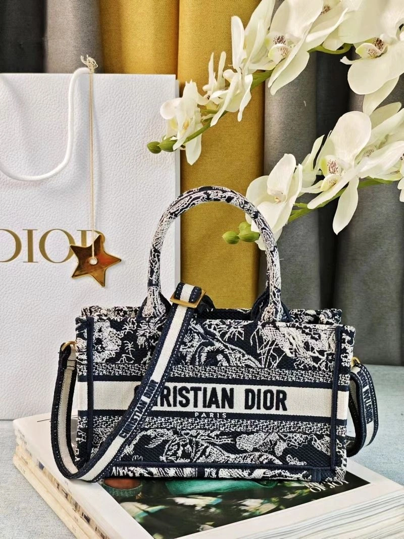Resilient Christian Dior Shopping Bags 70446
