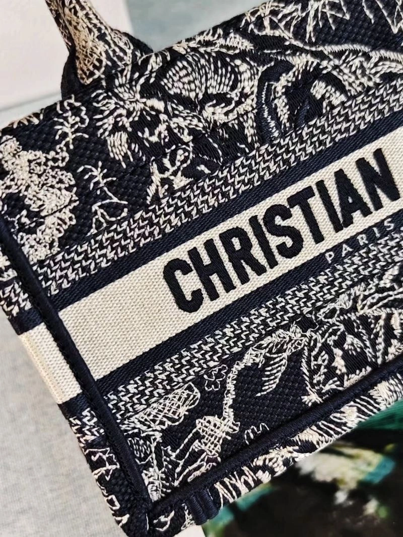 Resilient Christian Dior Shopping Bags 70446