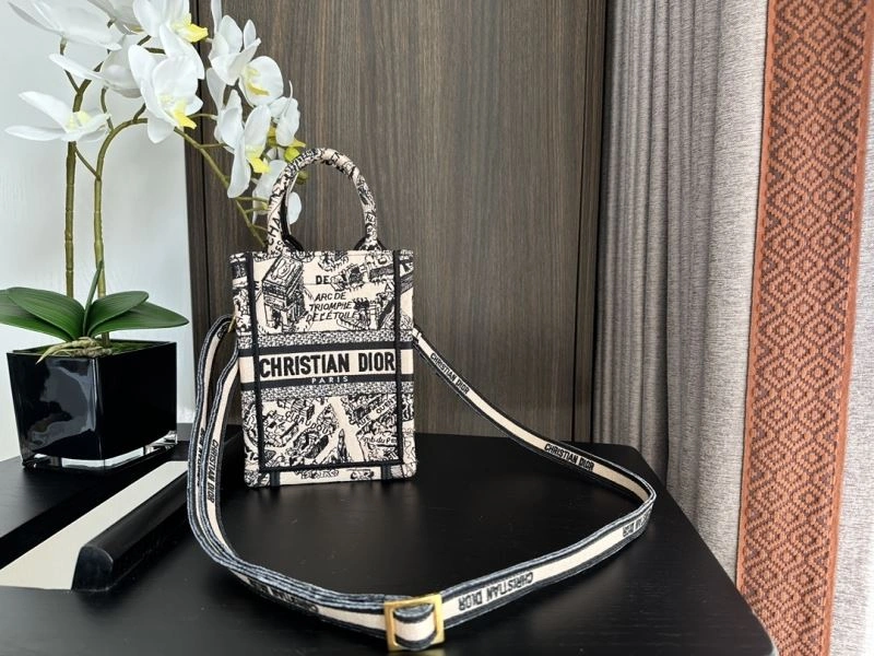 Christian Dior Shopping Bags Vibrant 70485
