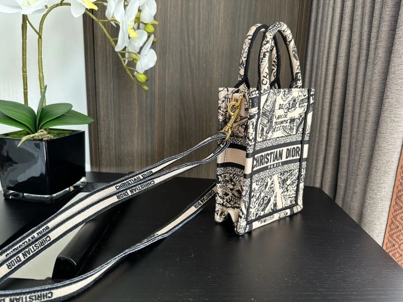 Christian Dior Shopping Bags Vibrant 70485