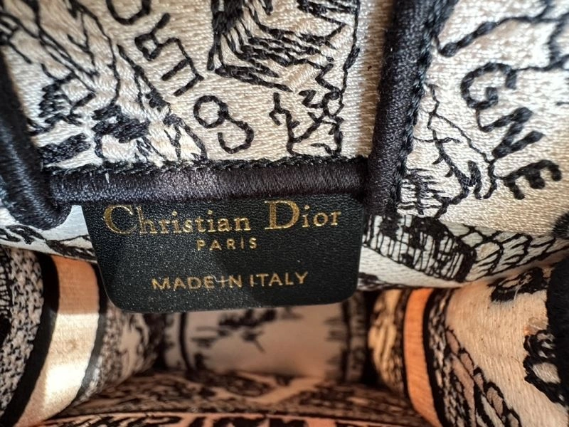 Christian Dior Shopping Bags Vibrant 70485