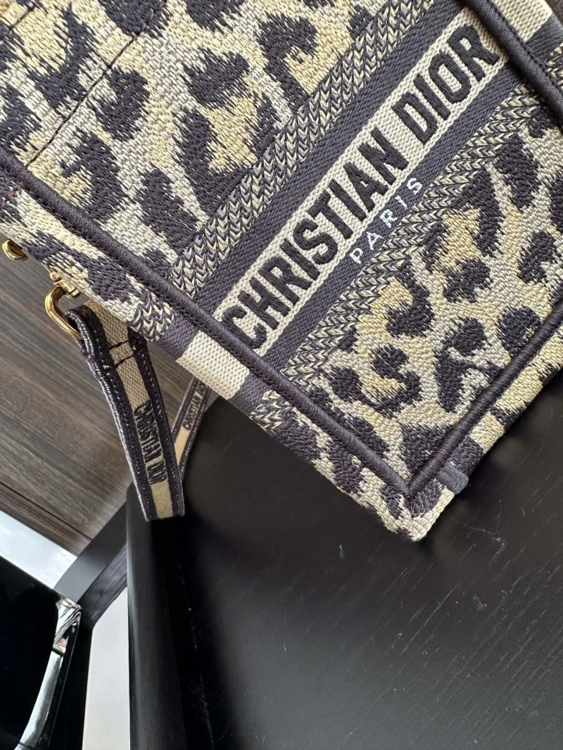 Christian Dior Shopping Bags TechFriendly 70400