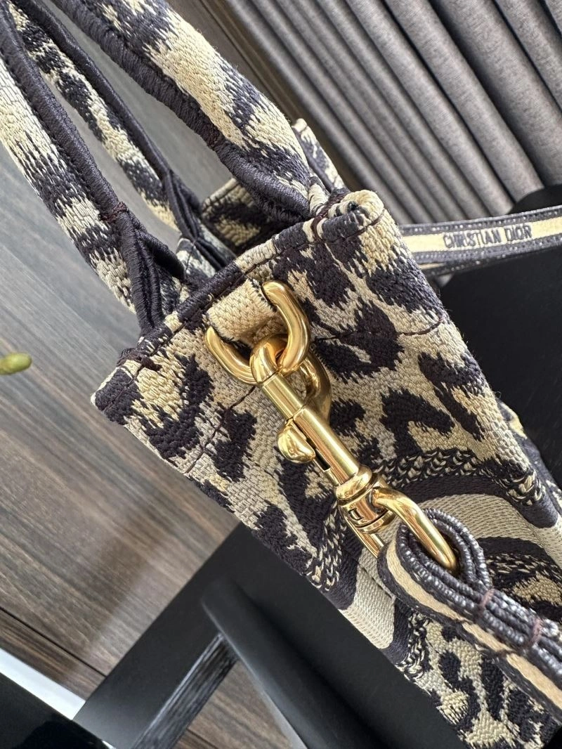 Christian Dior Shopping Bags TechFriendly 70400