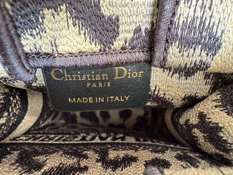 Christian Dior Shopping Bags TechFriendly 70400