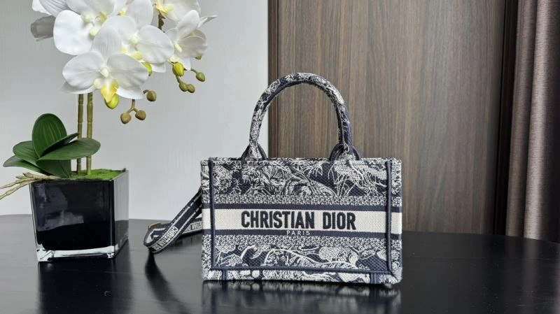 Christian Dior Shopping Bags SmoothTexture 70392