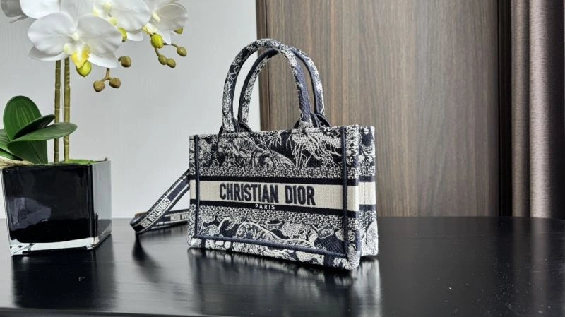 Christian Dior Shopping Bags SmoothTexture 70392