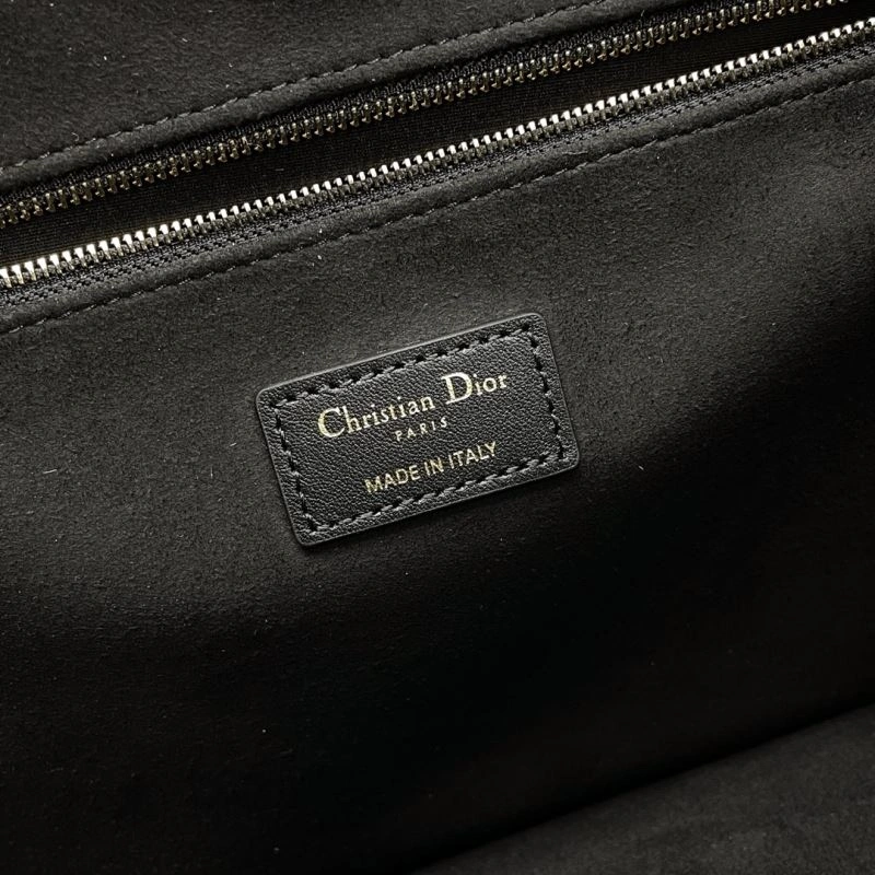 WellDesigned Christian Dior Shopping Bags 70375