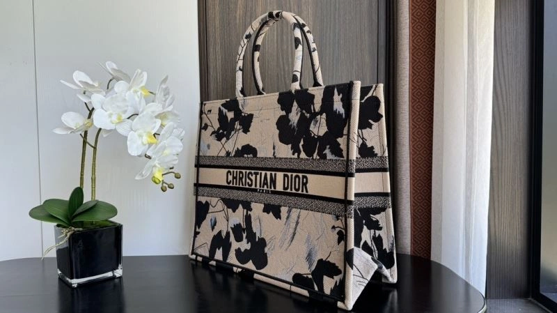 Supportive Christian Dior Shopping Bags 70360