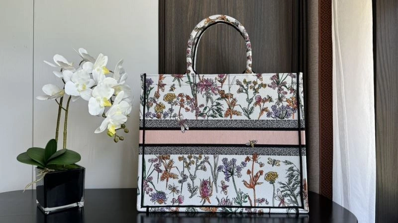 SunProtective Christian Dior Shopping Bags 70403