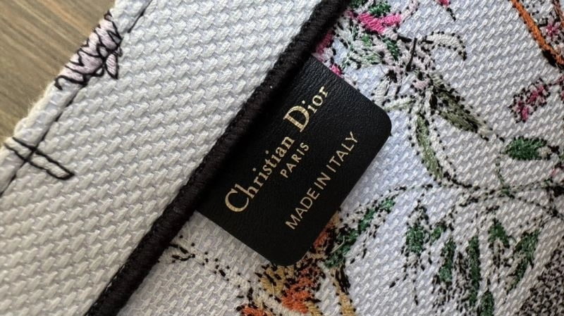 SunProtective Christian Dior Shopping Bags 70403