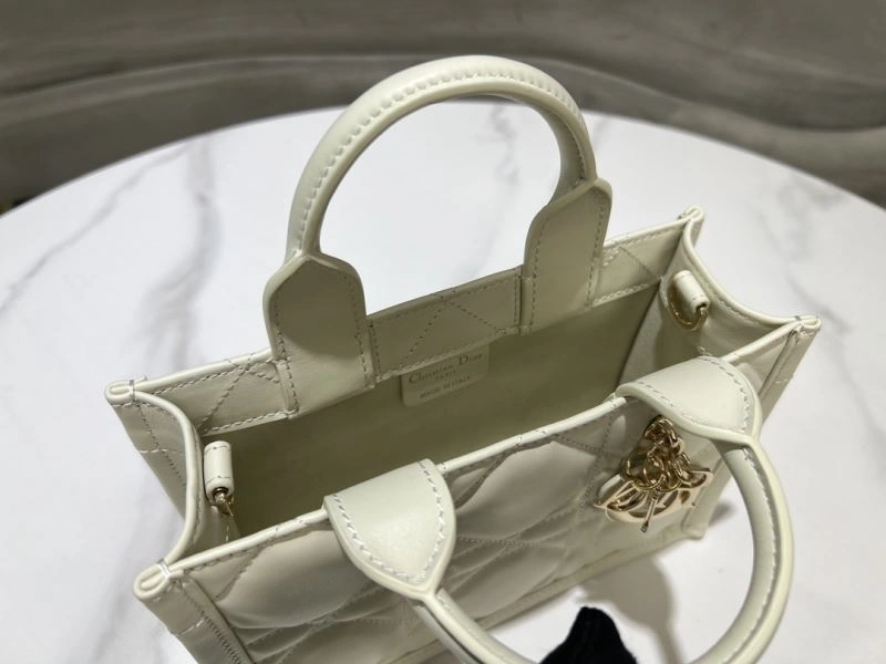 Christian Dior Shopping Bags Fashionable 70427