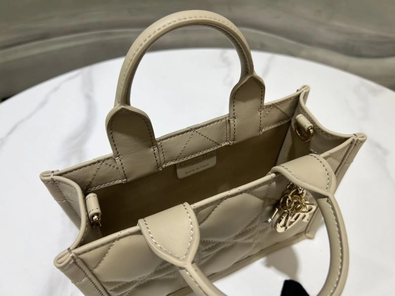 Lightweight Christian Dior Shopping Bags 70365