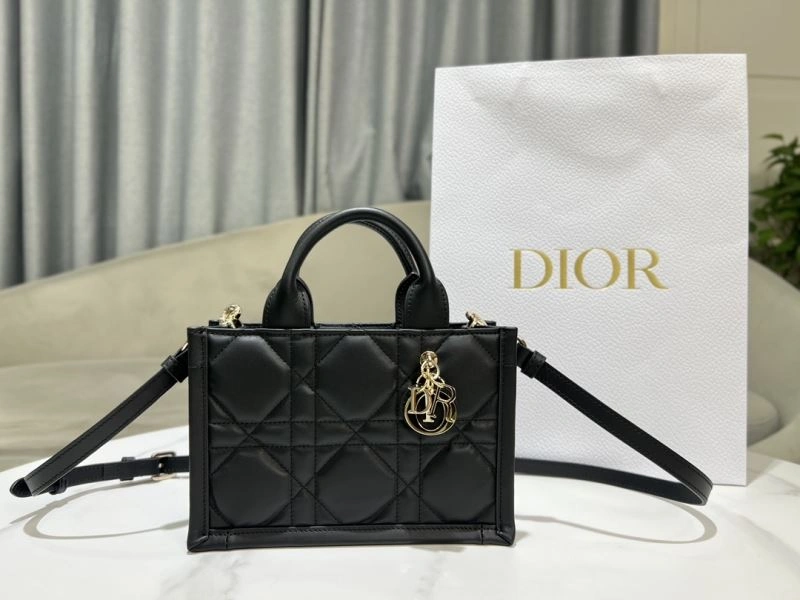 Christian Dior Shopping Bags FashionForward 70356