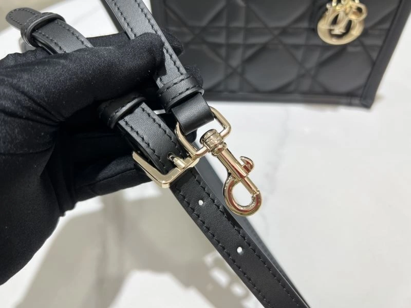 Christian Dior Shopping Bags FashionForward 70356
