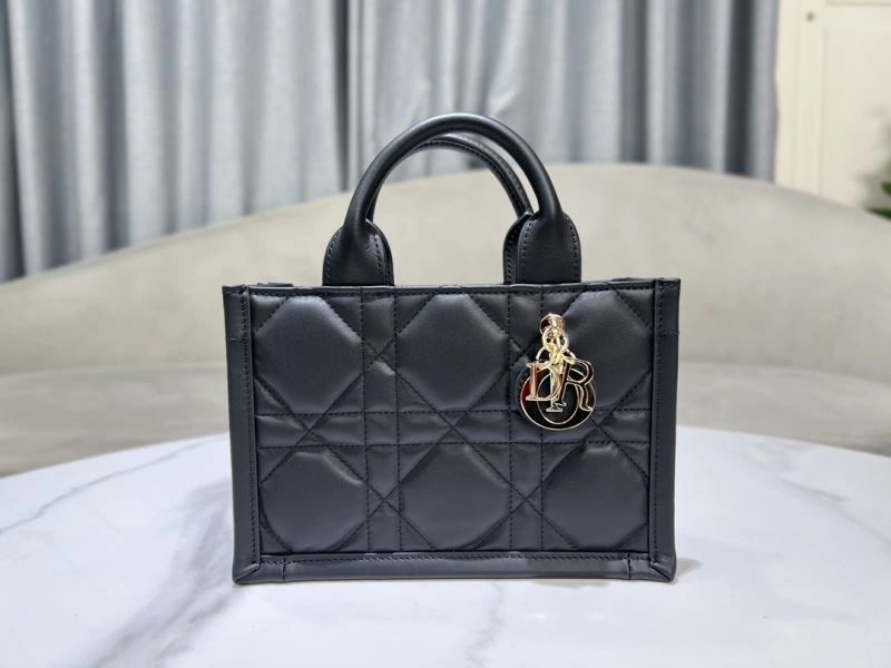 Christian Dior Shopping Bags FashionForward 70356
