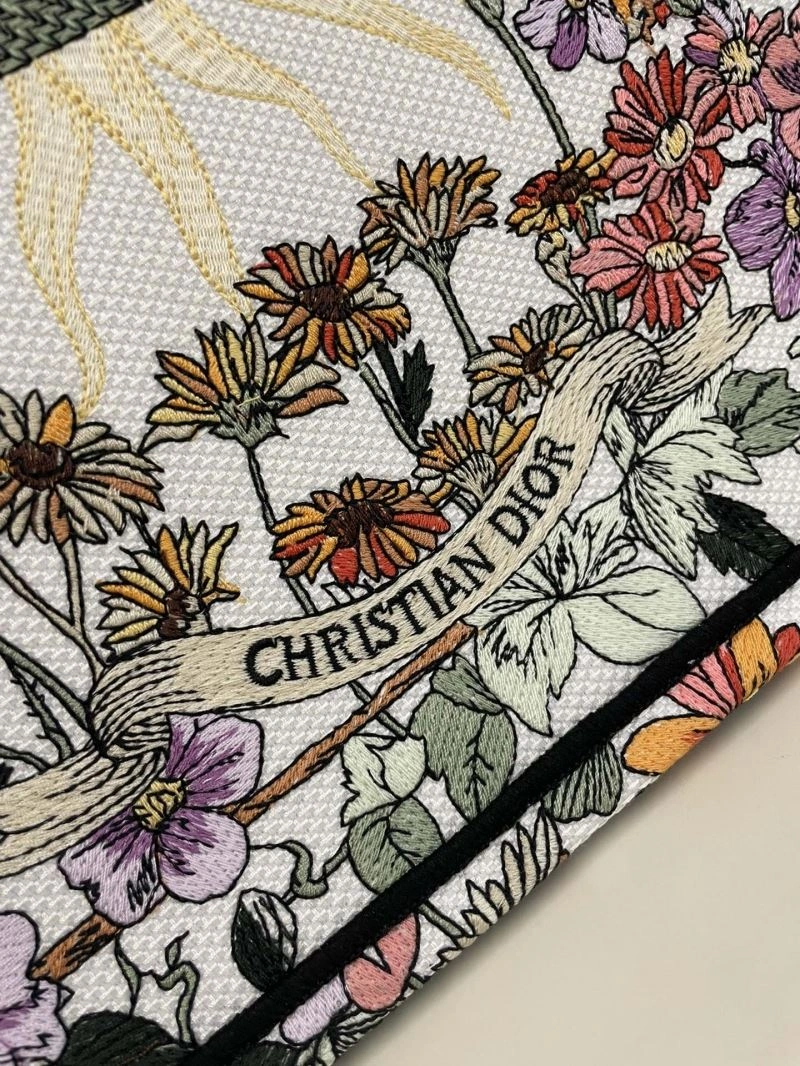 Neat Christian Dior Shopping Bags 70352