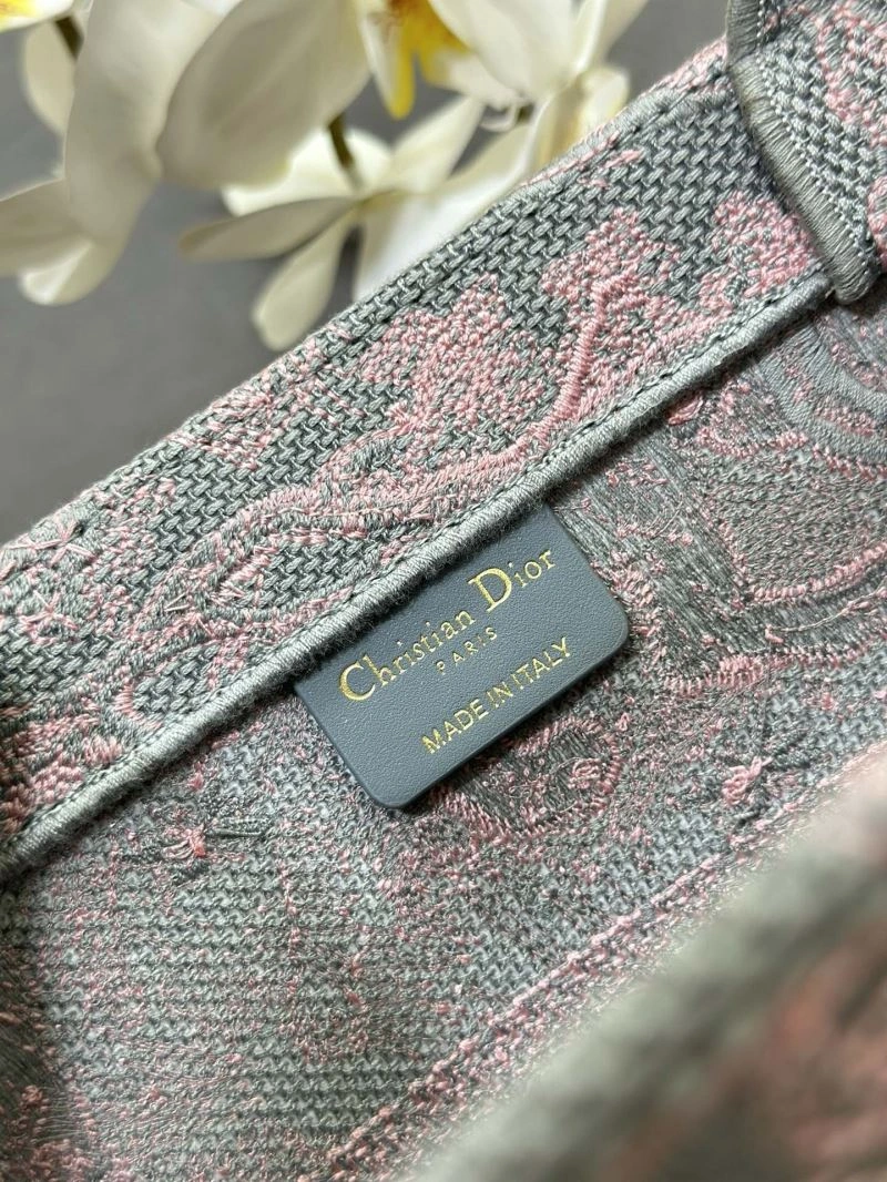 FashionForward Christian Dior Shopping Bags 70329