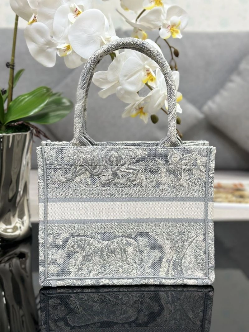 Bold Christian Dior Shopping Bags 70327