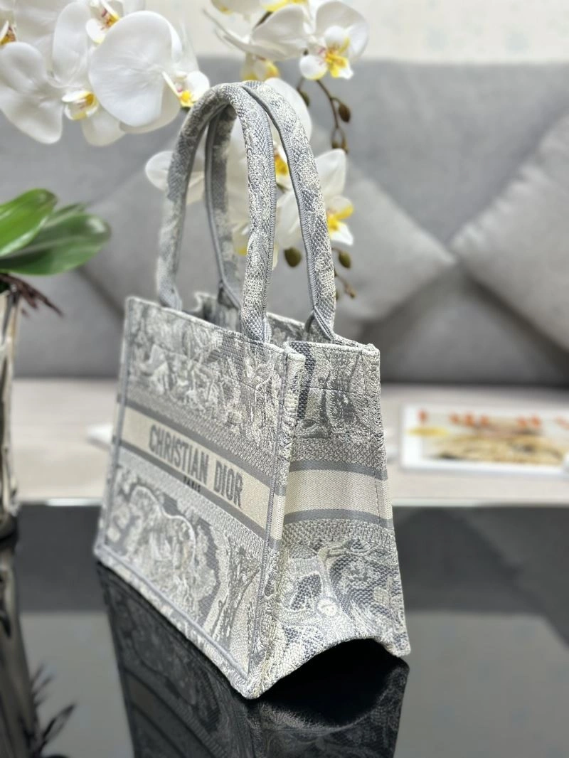 Bold Christian Dior Shopping Bags 70327