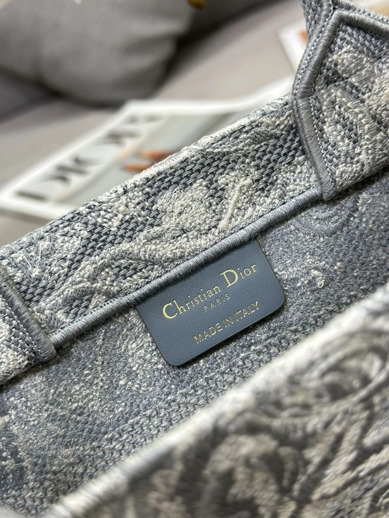 Bold Christian Dior Shopping Bags 70327