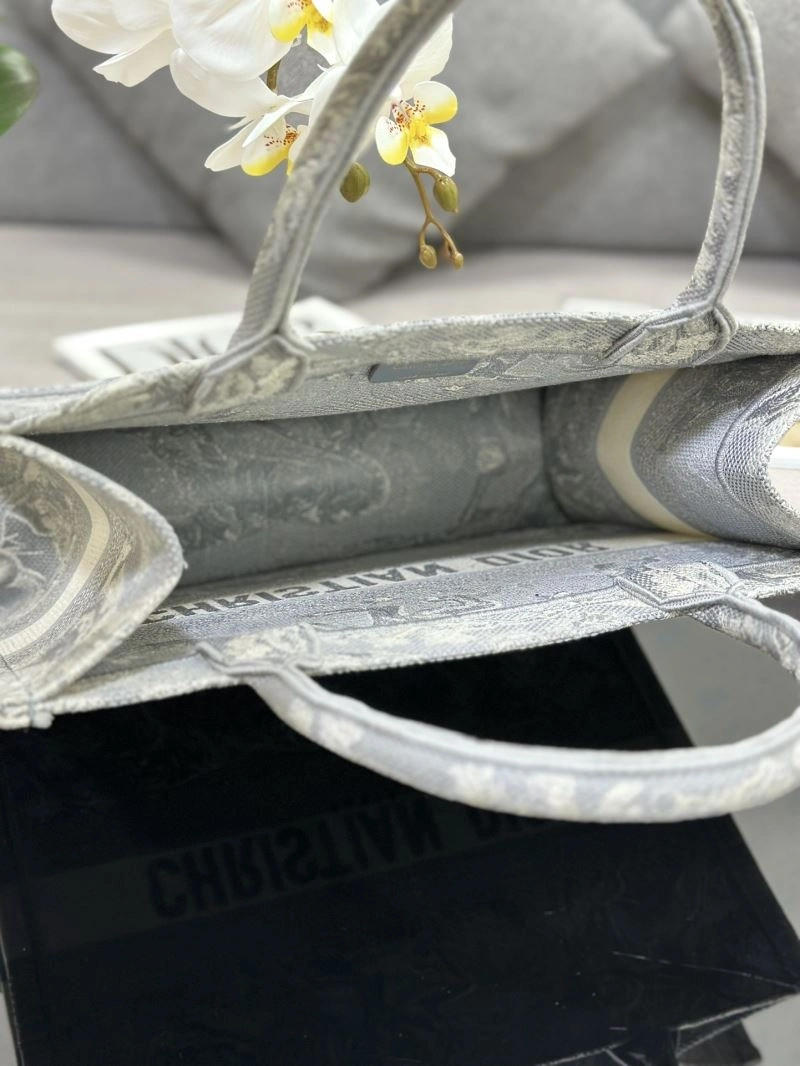 Sustainable Christian Dior Shopping Bags 70320
