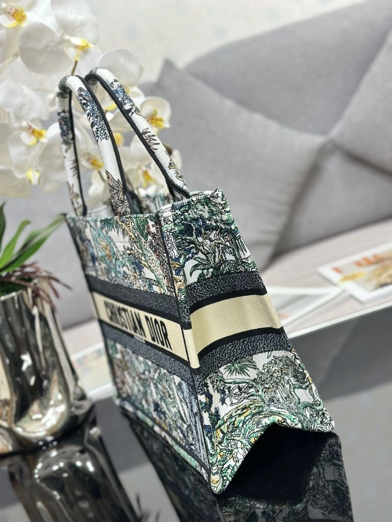 ModernLook Christian Dior Shopping Bags 70318