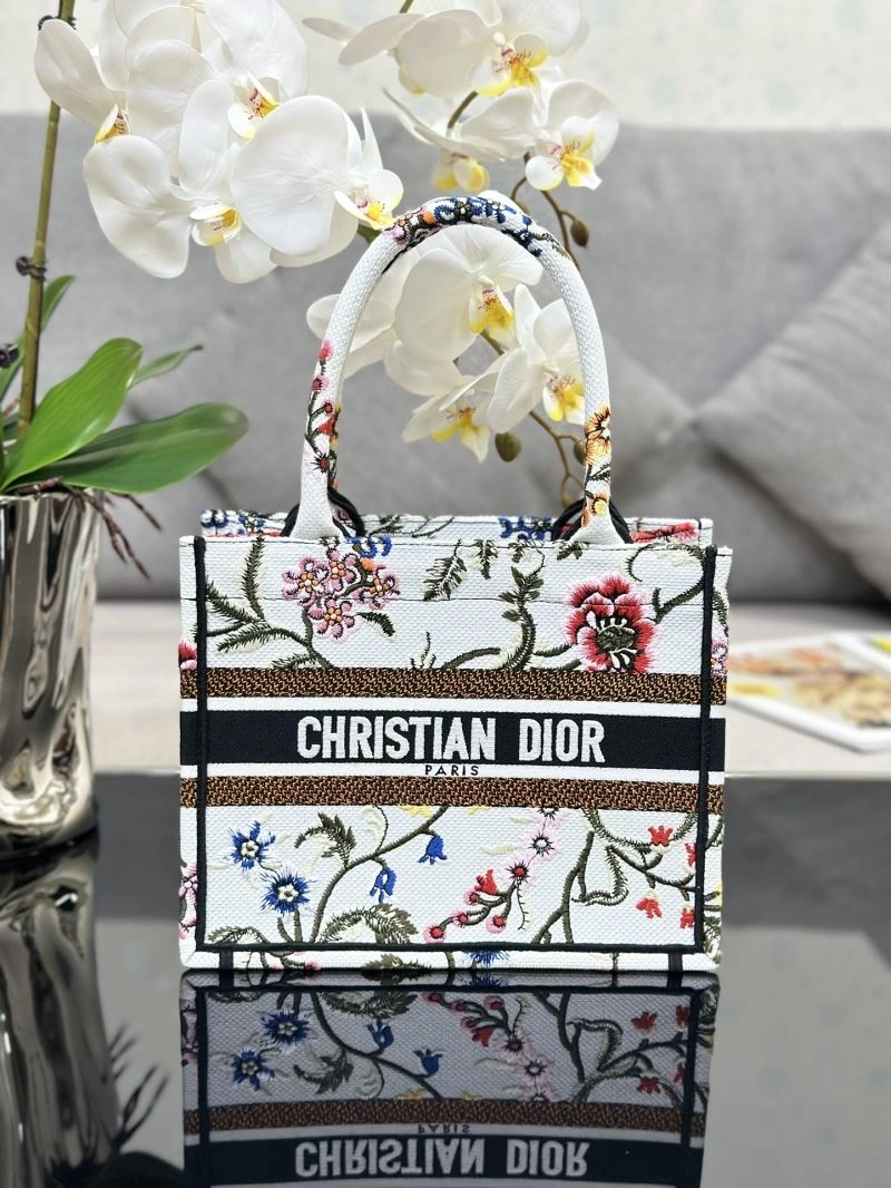 FashionForward Christian Dior Shopping Bags 70316