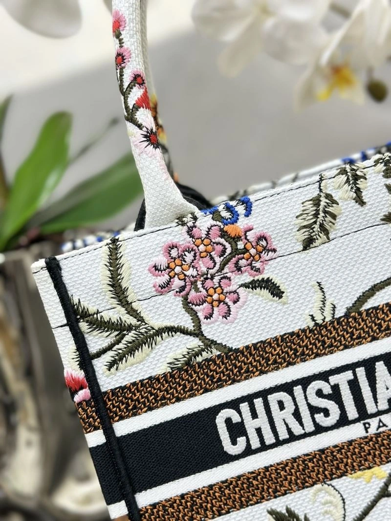 FashionForward Christian Dior Shopping Bags 70316