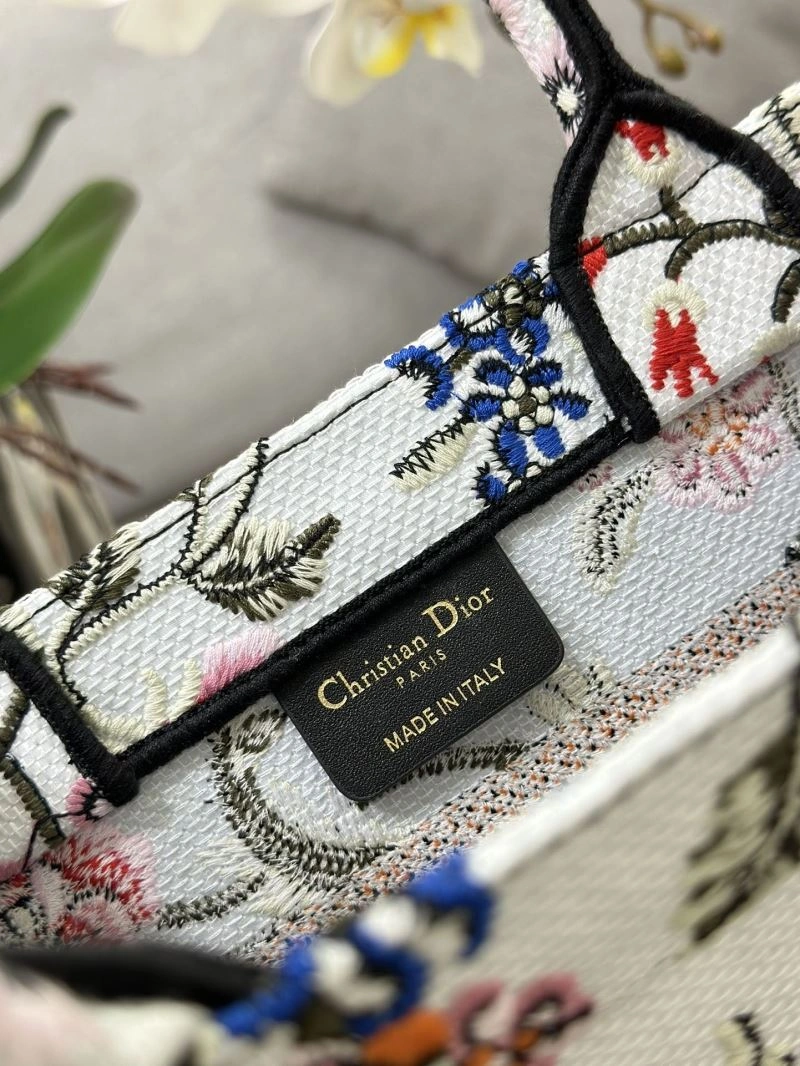 FashionForward Christian Dior Shopping Bags 70316