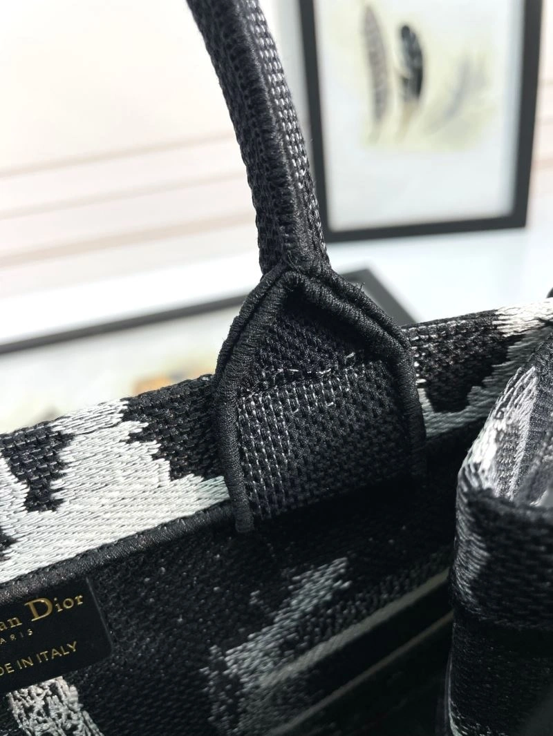 Resilient Christian Dior Shopping Bags 70304