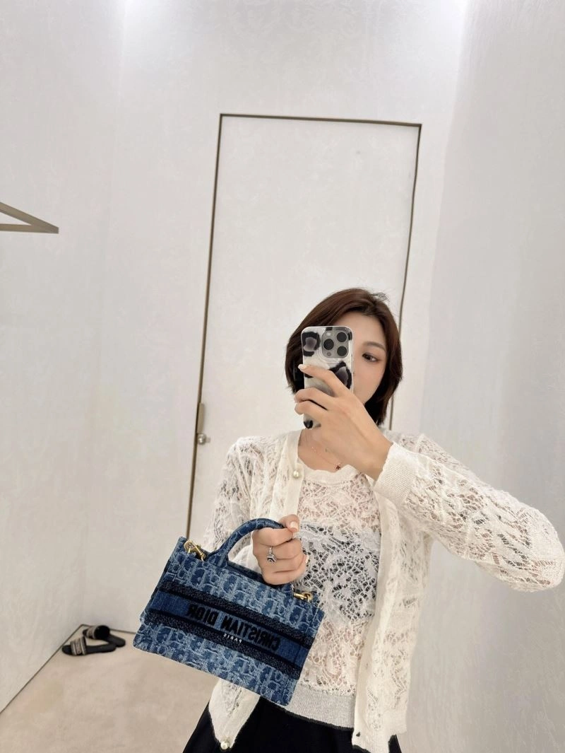 Christian Dior Shopping Bags GoodFit 70292