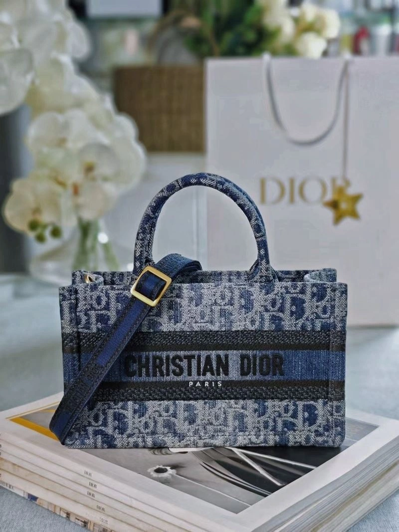 Seasonal Christian Dior Shopping Bags 70302
