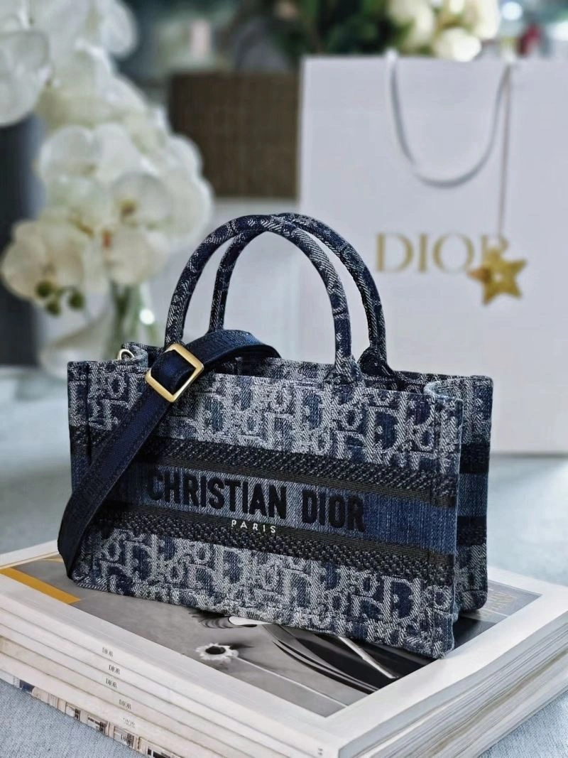 Seasonal Christian Dior Shopping Bags 70302