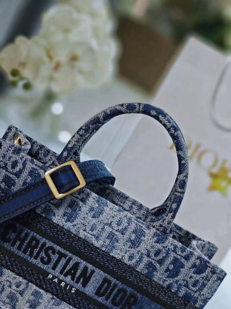 Seasonal Christian Dior Shopping Bags 70302